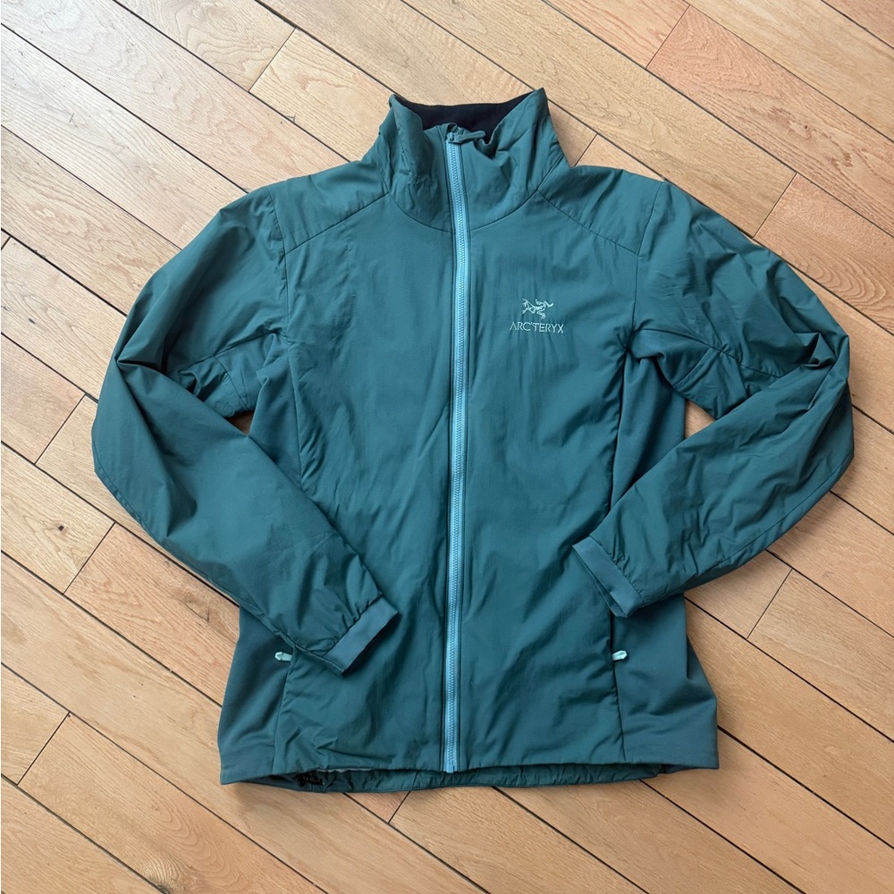 Arc'teryx Women's Atom Jacket in Deep Teal